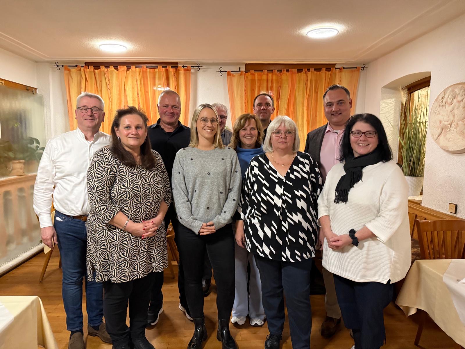 Neuer Vorstand v.l.: Dietrich Eberhardt, Gabriele Kaiser-Bhler, Matthias Asal, Julia Brugger, Rolf Rsch, Andrea Krber-Schwab, Stefan Glaser, Sabine Glaser (1.Vorsitzende), Benjamin Blum, Tanja Hug (2.Vorsitzende), Bernhard Ebner (entschuldigt)